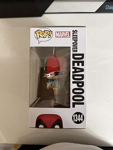 marvel: Фигурка Funko Pop! Marvel — Sleepover Deadpool (#1344) - Серия — 3