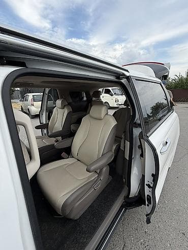 Продажа авто: Kia Carnival: 2021 г., Минивэн — 5