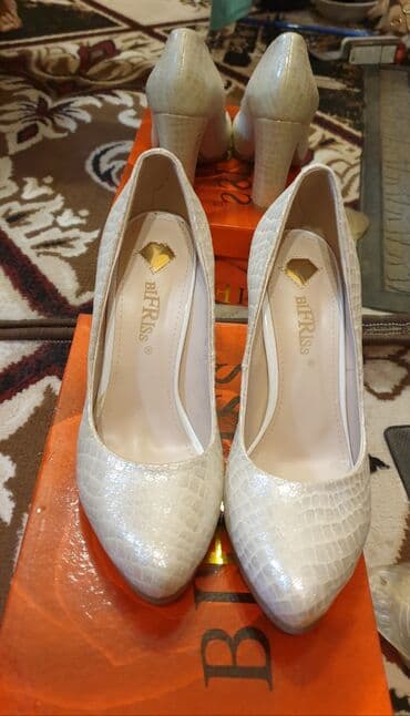 Туфли новые почти размер 36