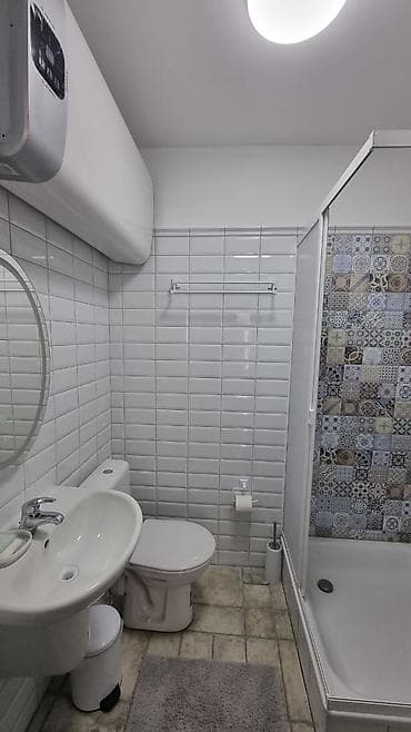 часовые квартиры бишкек: Коттедж, Дом у Озера Чолпон-Ата, Парковка, стоянка, Охраняемая территория, Закрытый пляж — 6