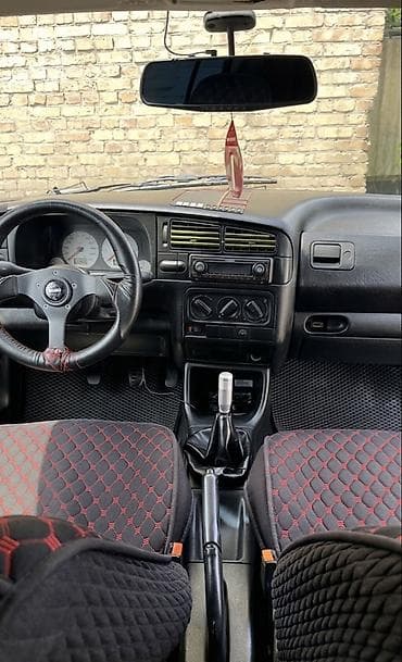 карта тахографа цена: Volkswagen Golf: 1993 г., 1.6 л, Механика, Бензин, Хэтчбэк — 4