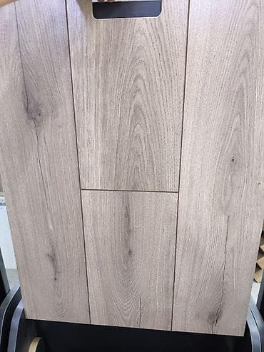 Ламинат с фактурой светлого дуба - Декор: натуральный рисунок