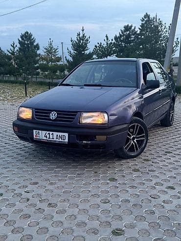 Volkswagen Vento: 1996 г., 1.8 л, Кол менен иштөөчү, Газ, Лифтбек