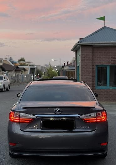 подставки под авто: Lexus ES: 2017 г., 2.5 л, Автомат, Гибрид, Седан — 3
