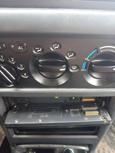 Видеорегистраторы: Автомагнитола Sony (1-DIN) - Фронтальная панель с дисплеем и — 3