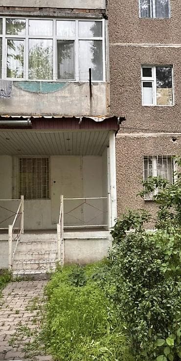 сдаю ком: Нежилое помещение на первом этаже в жилом доме - Отдельный вход с — 1