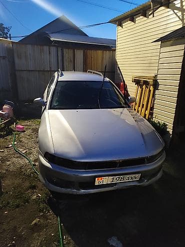 Mitsubishi Galant: 2001 г., 2 л, Механика, Бензин, Универсал