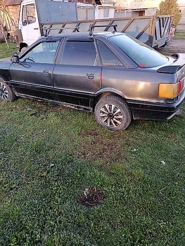 Audi: Audi 80: 1989 г., 1.8 л, Механика, Седан — 2
