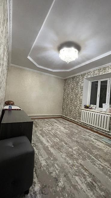 продаю дом ала тоо 1: 🏡 Срочно продаётся дом в Ала-Тоо-3 📍 Ближе к Магистрали 🛏 5 комнат 📐 — 9