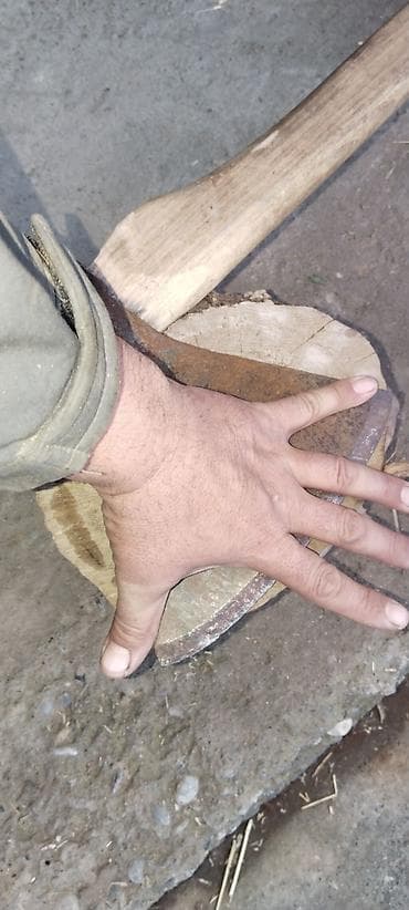 Мультитулы: Топор СССР для мясников самое. сверху заварено но из внутри трещины — 5