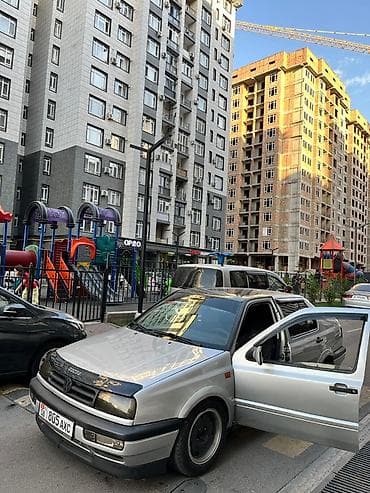 Продажа авто: Volkswagen Vento: 1995 г., 1.8 л, Механика, Бензин, Седан — 1