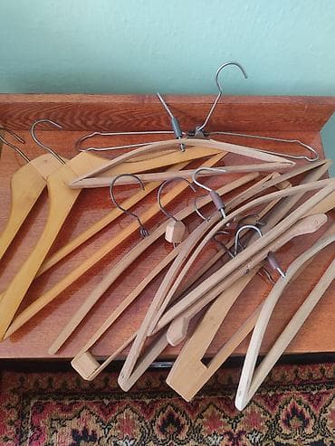 Вешалки, плечики, Б/у at lalafo.kg Вешалки, плечики, Б/у