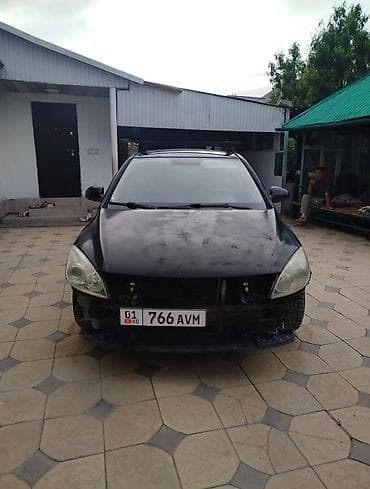 byd e5: Hyundai i30: 2008 г., Механика, Бензин — 4