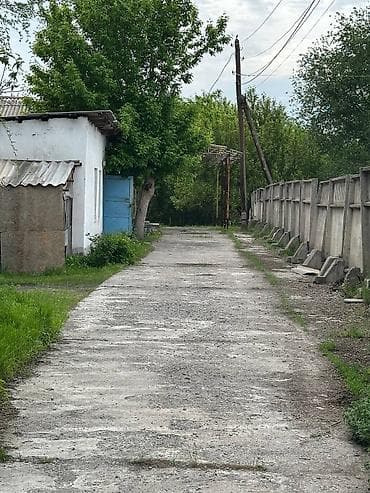 дома контейнеры: Продается участок с строением и въездной дорогой. Основные — 2
