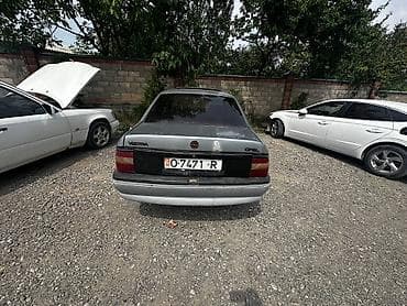 mersedes e class: Opel Vectra: 1993 г., 1.6 л, Механика, Бензин, Хэтчбэк — 3