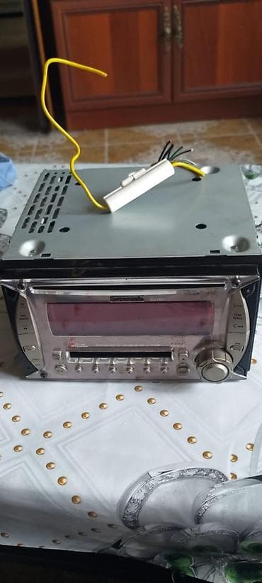 ниже: Автомобильная магнитола Panasonic CQ-VX01 Это шикарный олдскульный — 2