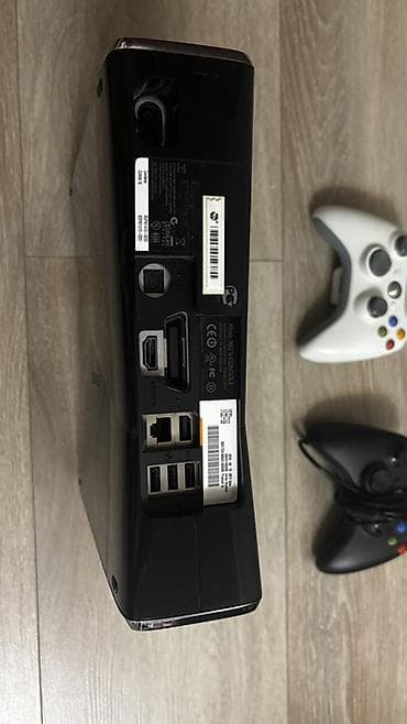 game controller: Игровая приставка Xbox 360 S (Slim) черного цвета. Прошитый. Стоит — 4