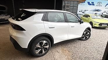 chery arizzo: Changan Qiyuan Q05: 2026 г., 1.5 л, Автомат, Электромобиль, Кроссовер — 3