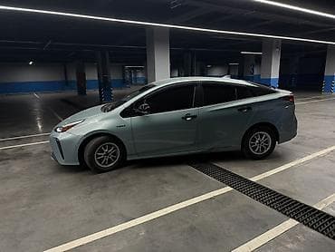 byd plus: Toyota Prius: 2019 г., 1.8 л, Вариатор, Гибрид, Хэтчбэк — 4