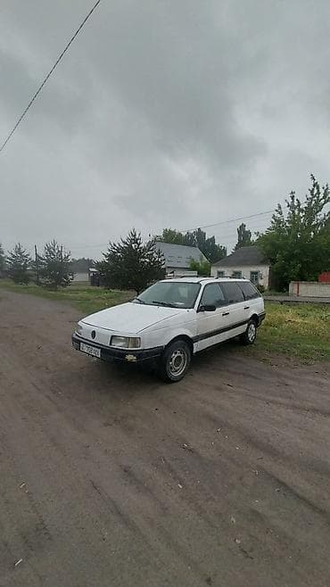 Volkswagen Passat: 1989 г., 1.8 л, Механика, Бензин, Универсал