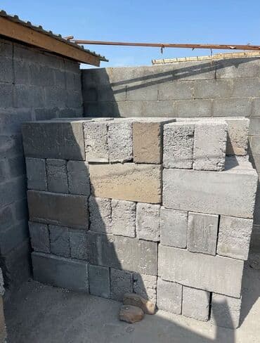 куплю газабетоные оборудование для производства газаблока: Предлагаются серые бетонные блоки, идеально подходящие для — 2