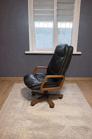 Комплекты столов и стульев: Реклайнер, Б/у, Самовывоз, цвет - Черный — 2