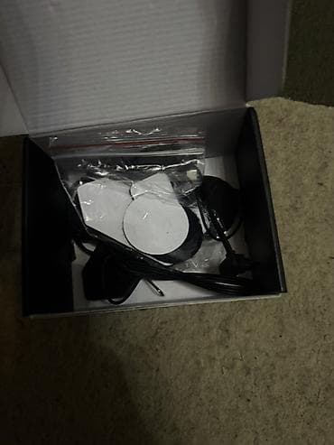 Микрофоны: Беспроводная гарнитура для шлема V10 Описание: - Модель: V10 Helmet — 1