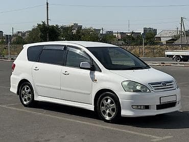 Toyota Ipsum: 2002 г., 2.4 л, Автомат, Бензин, Минивэн — 1