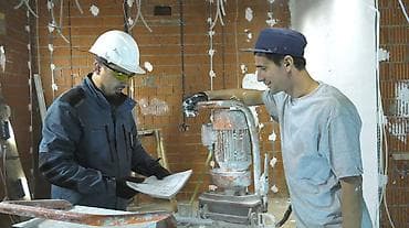 малар: Штукатурные работы по маякам - Выравнивание стен и откосов по уровню — 9