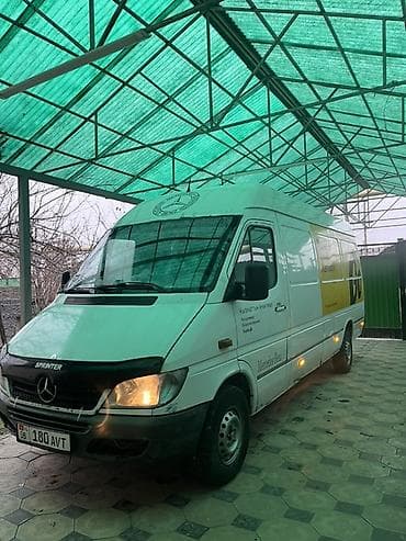 i bus: Легкий грузовик, Mercedes-Benz — 3