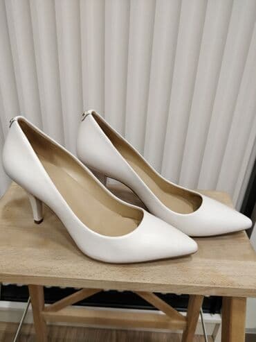 Угги: Туфли, 38, Michael Kors, Новый, цвет - Бежевый, Самовывоз — 2