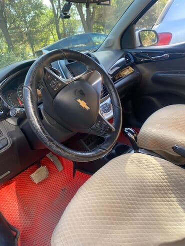 дом на колесах авто: Chevrolet Spark: 2017 г., 1.2 л, Автомат, Бензин, Хэтчбэк — 10