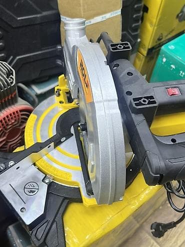 опил: Торцовочная пила ROLF (German Technology) - Диаметр диска: 210 мм (на — 1