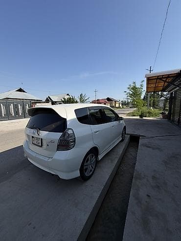 Honda Fit: 2003 г., Автомат, Седан