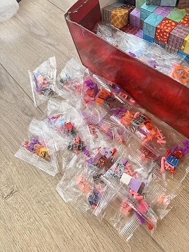 monster beats pro: Продаю яркий магнитный конструктор. Блоки легко соединяются, можно — 5