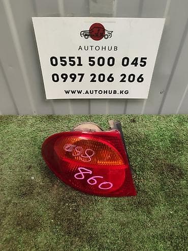 калдина фара: Задний левый стоп-сигнал Toyota 2001 г., Оригинал — 1