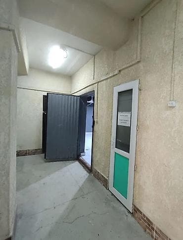 участок степное: Охраняемая территория с капитальными зданиями и въездными воротами — 10