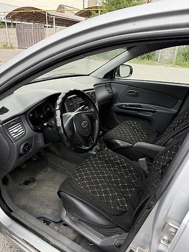 6: Kia Rio: 2010 г., 1.6 л, Механика, Бензин, Седан — 5