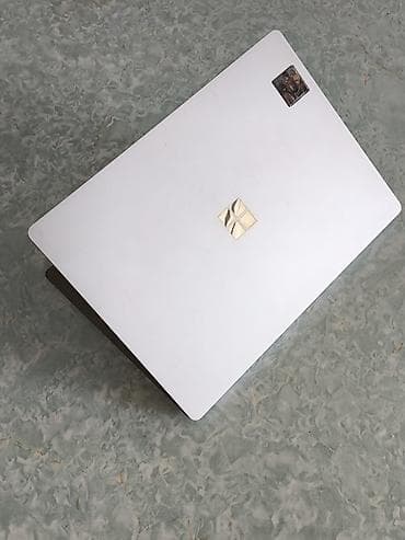 Ноутбук Microsoft Surface Laptop (серия 2) - Экран 13.5", сенсорный