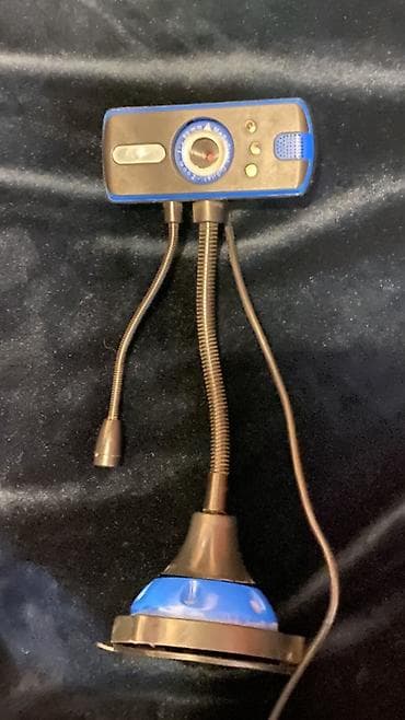 Веб-камера с гибкими стойками и встроенным микрофоном - Форм‑фактор