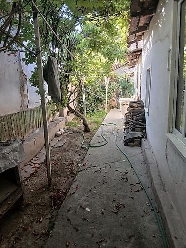 70: 🏡 Продаётся частный дом с участком 📍 Район: Пишпек 🏠 Количество — 4