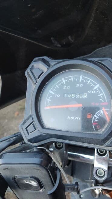 мотоциклы и мопеды: Тип скутера 50 куб. см, Бензин — 3