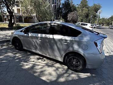 8: Toyota Prius: 2015 г., 1.8 л, Автомат, Гибрид, Хэтчбэк — 5