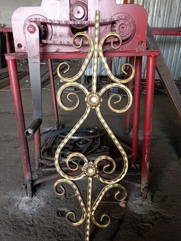 металические ворота: Элегантные кованые ворота черного цвета с изящными золотистыми — 36