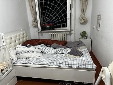 Спальный гарнитур в светлом оттенке (белый/лайм-ясень) из ЛДСП