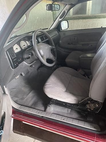 Toyota Tacoma: 2004 г., 3.4 л, Автомат, Бензин, Пикап at lalafo.kg Toyota Tacoma: 2004 г., 3.4 л, Автомат, Бензин, Пикап