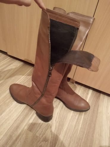 женская модельная обувь больших размеров: Продаю демисезонные сапоги 38 размер, коричневые, с высоким голенищем — 5