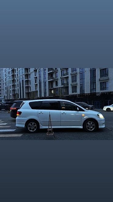 id 4: Toyota Ipsum: 2001 г., 2.4 л, Автомат, Бензин, Минивэн — 4