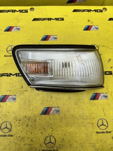 спринтер стоп: Оң поворотник Toyota Колдонулган, Оригинал, Жапония — 1