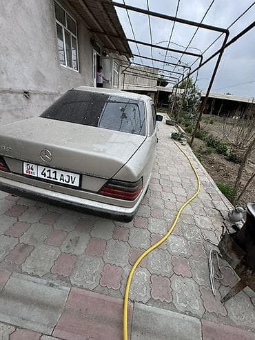 машина мерс с: Mercedes-Benz W124: 1993 г., 2 л, Механика, Бензин, Седан — 3